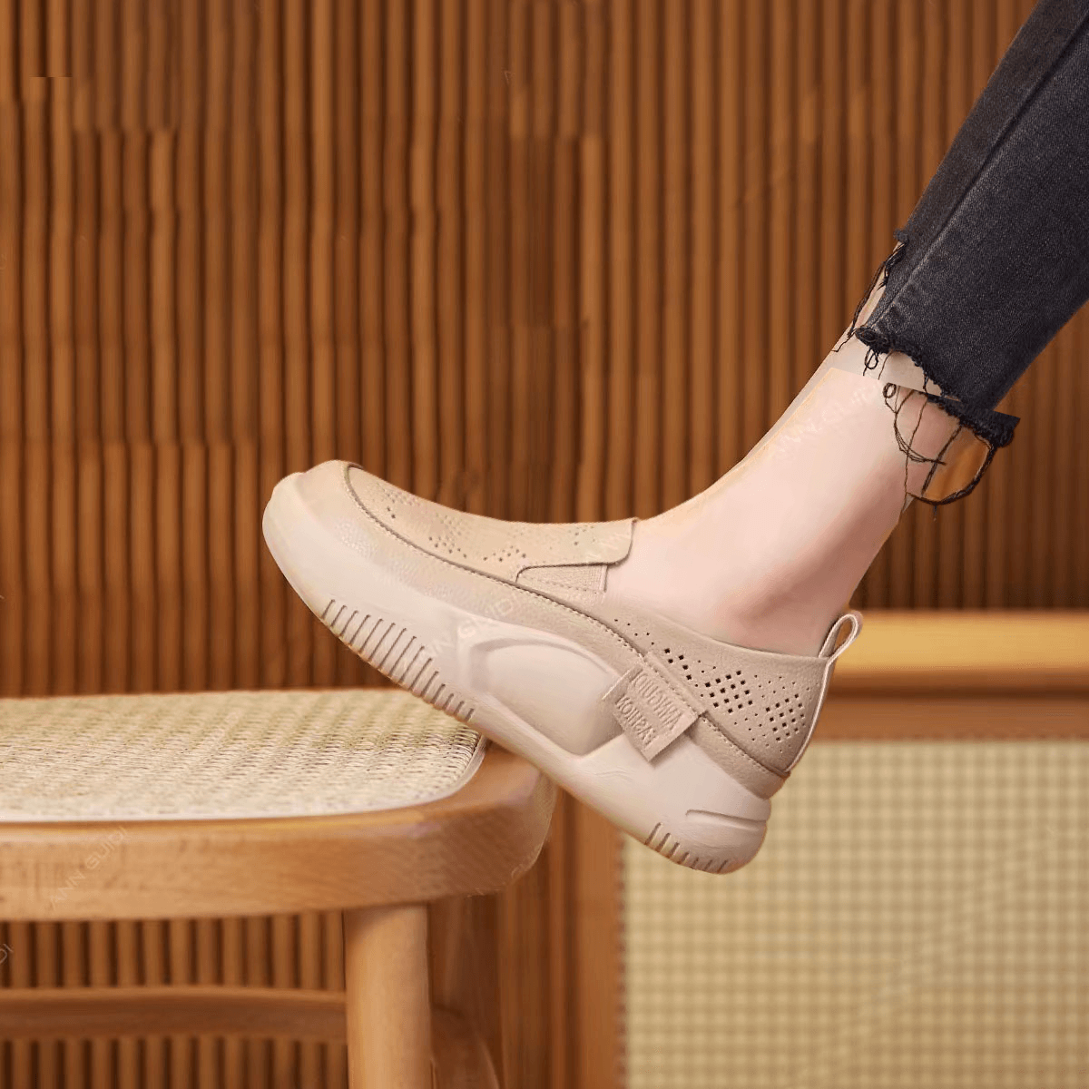 Oferta limitata-Model nou pentru vara 2023, pantofi loafers din piele de vacă cu perforații, talpă moale și vârf rotund