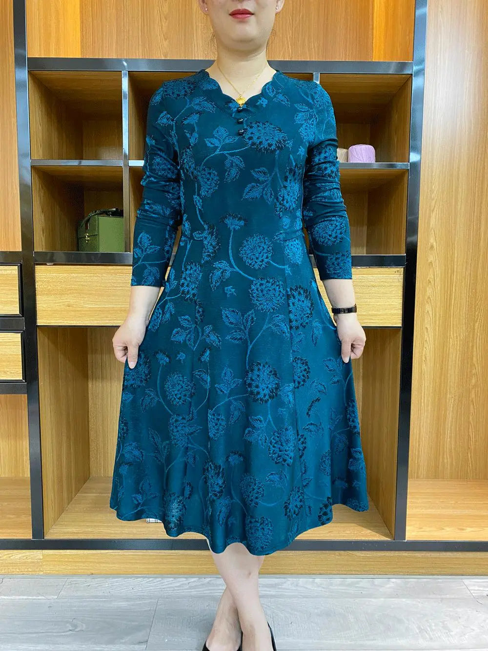 Oferta limitata-【XL-6XL】2023 Rochie subțire cu mânecă lungă, cu decolteu în V, temperament de toamnă, pentru mame