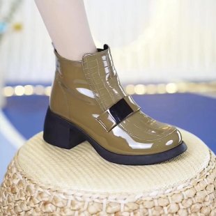 2023 Autumn and Winter New Fashion British Style Mid Heel Non-Slip Velvet Short Boots Chunky Heel Patent Leather Martin Boots Women Wholesale